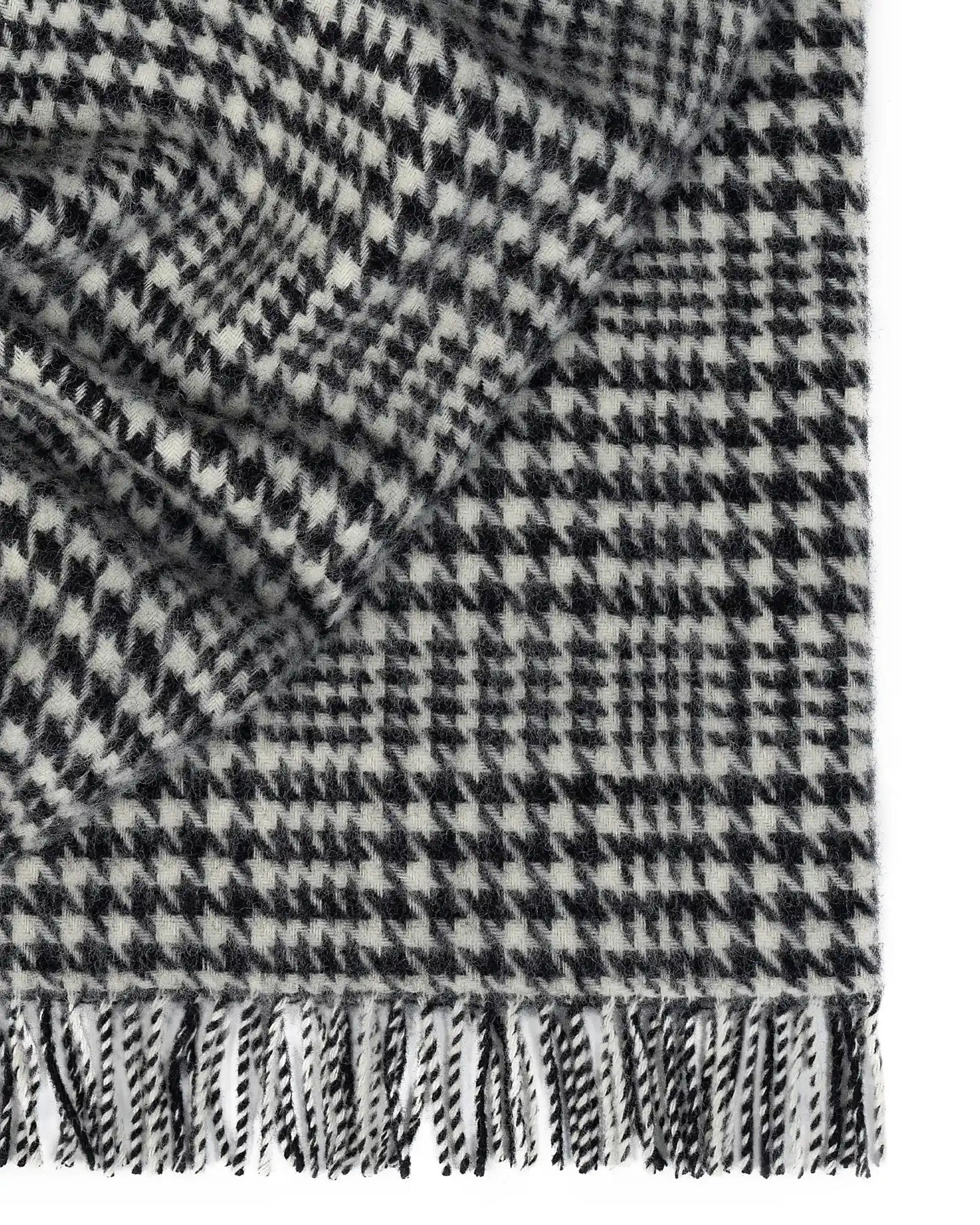 Black and white houndstooth check throw