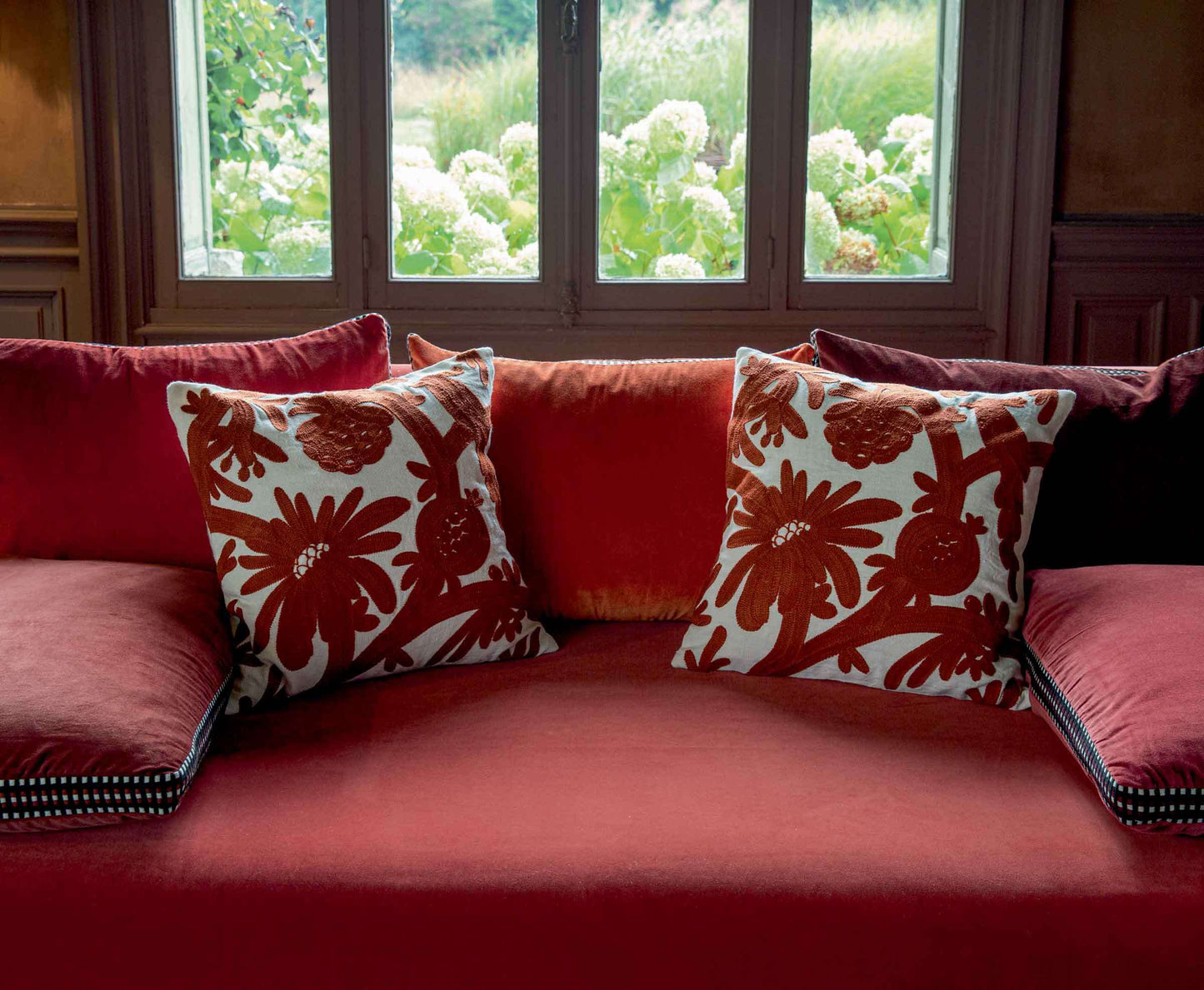 Elitis Paradis Cushion - Seneca