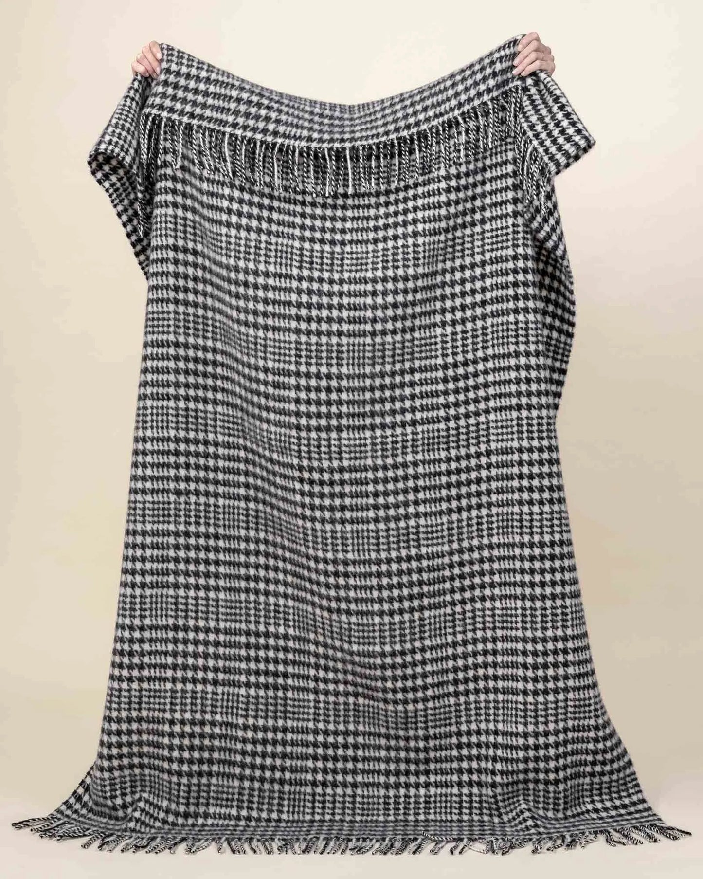 Helmsdale Houndstooth Wool Throw