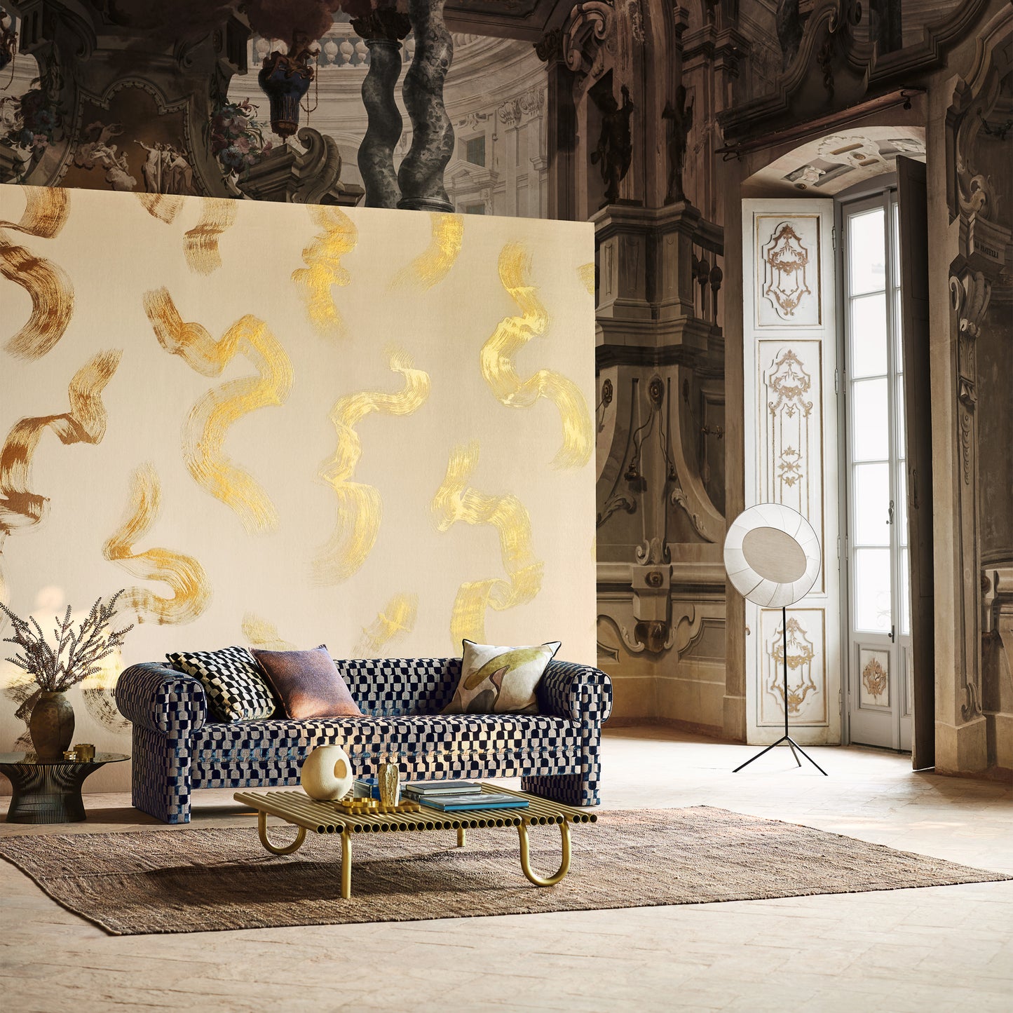 Tsauri Mural Gold - Romo Black Edition