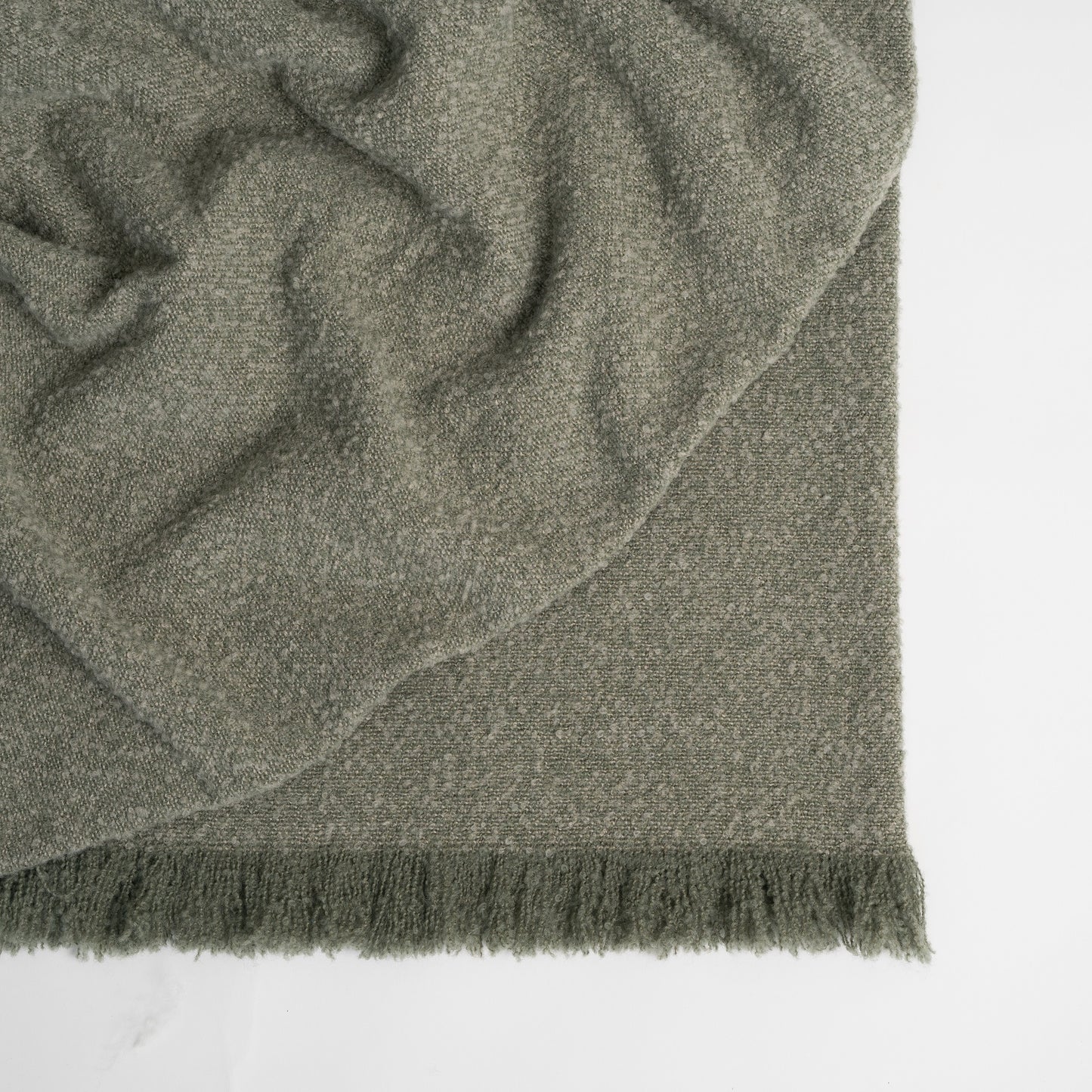 Clive Boucle Throw
