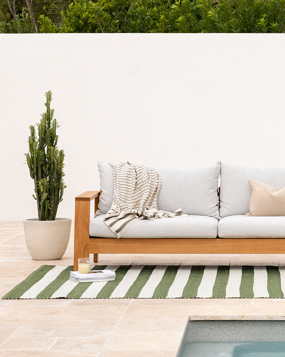 Banksia Throw