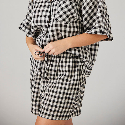 black and white linen shorts