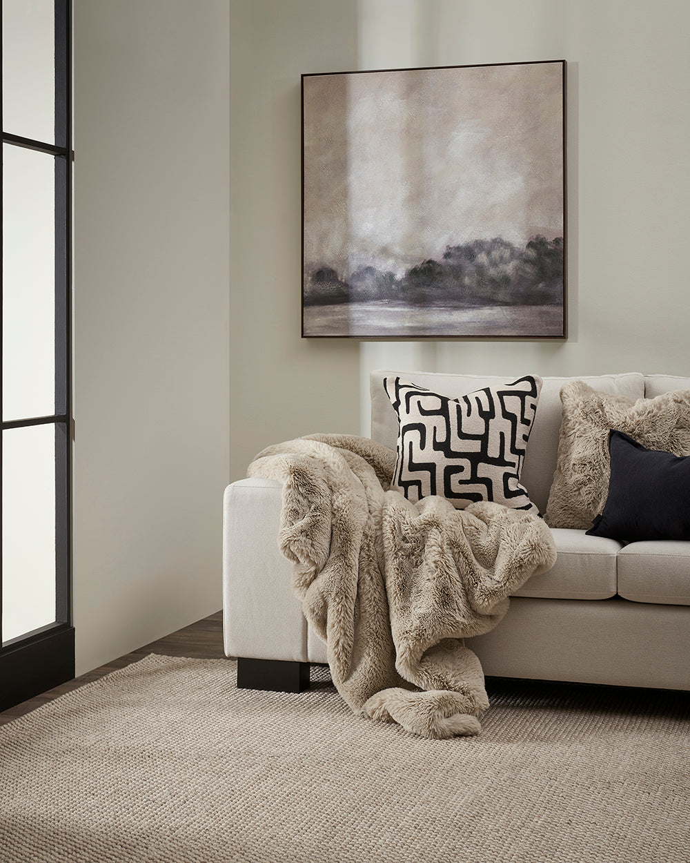 Luxor Ecru/Black Cushion