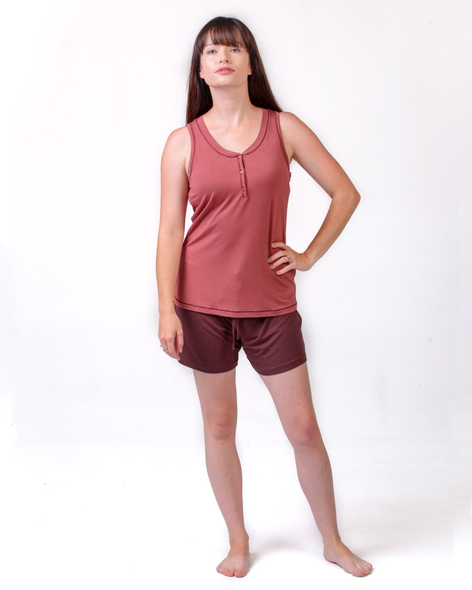 Bamboo singlet pyjama shorts in Rasin (rust)