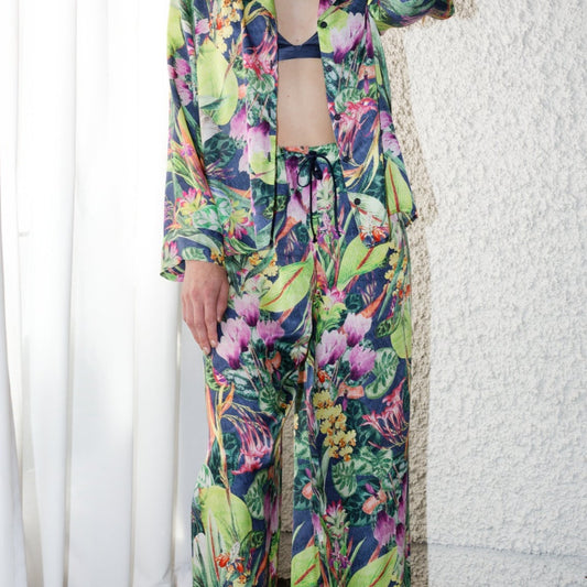 Silk lounge pyjama pants in tropical style from Carmen Kirstein