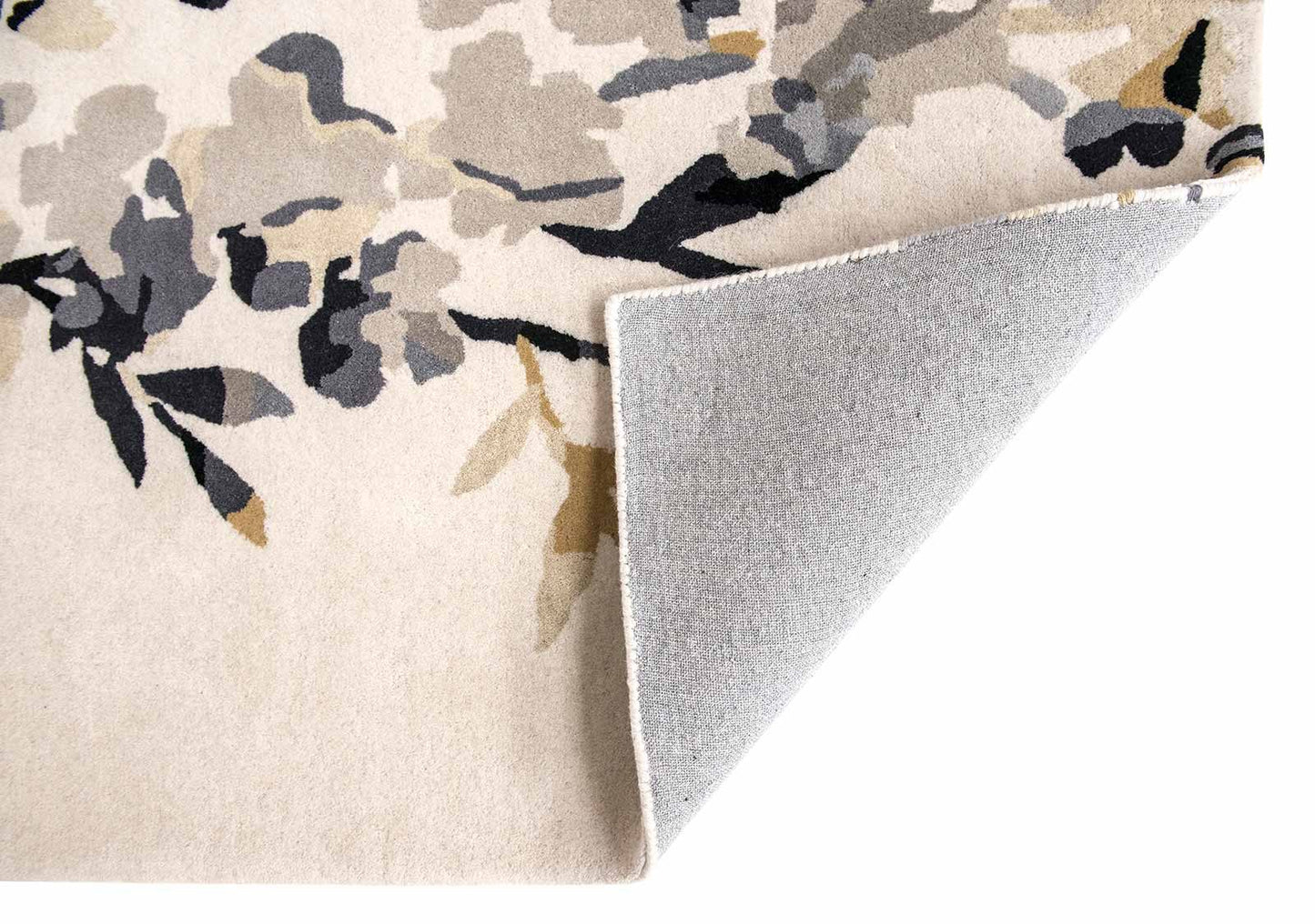 Hana Villa Nova rug in Carbon