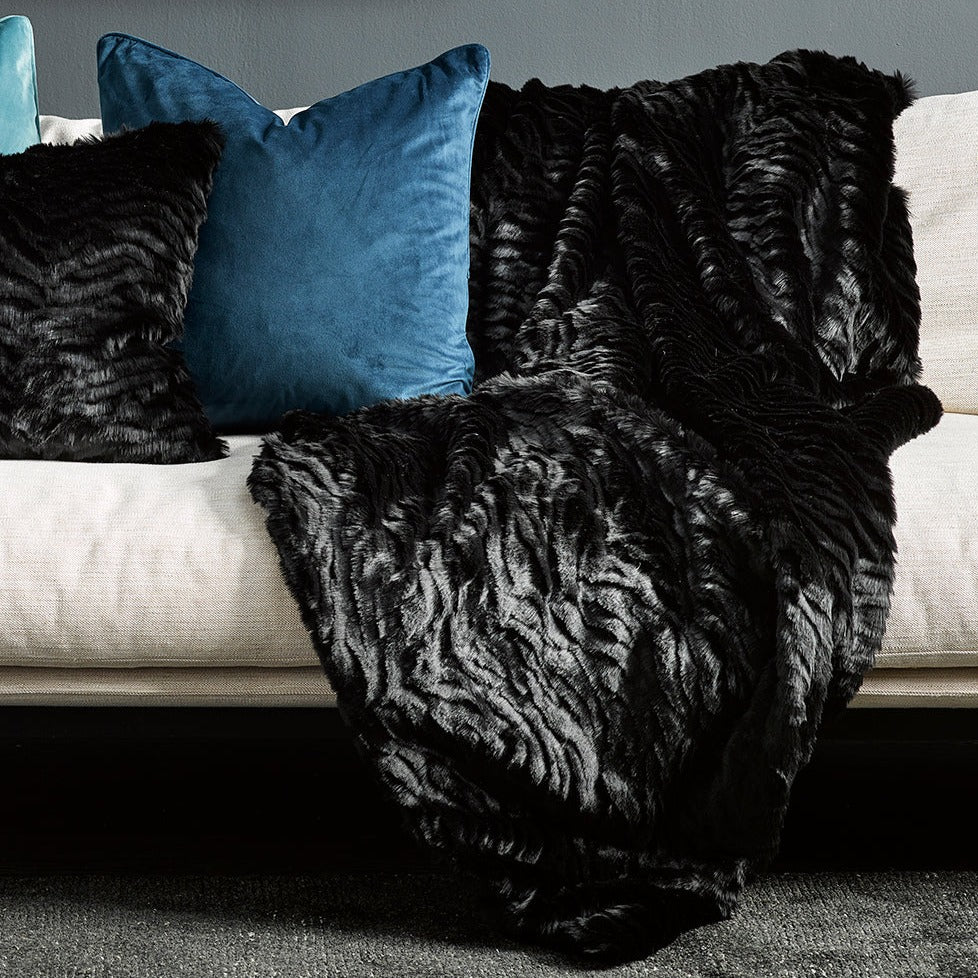 Black Tiger imitation fur throw