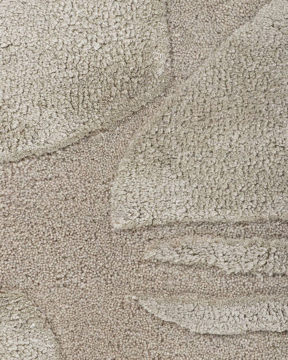 Paolo rug - pale cream with abstract high pile pattern