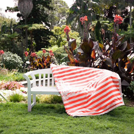 Queen With Red Luxury Picnic Blanket