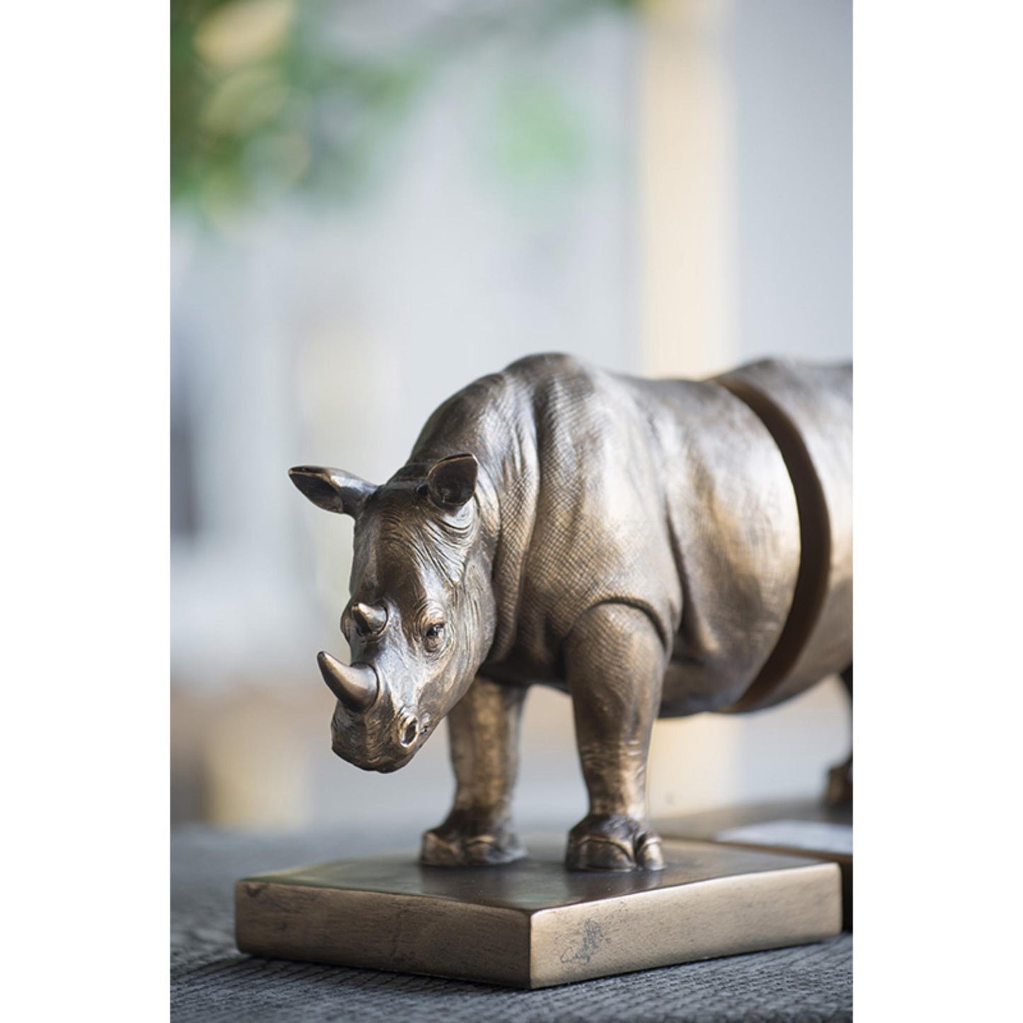 Rhino Book Ends