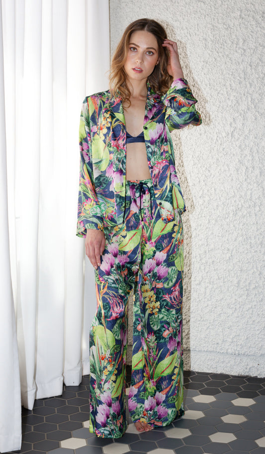 Silk lounge pyjama top in tropical style from Carmen Kirstein