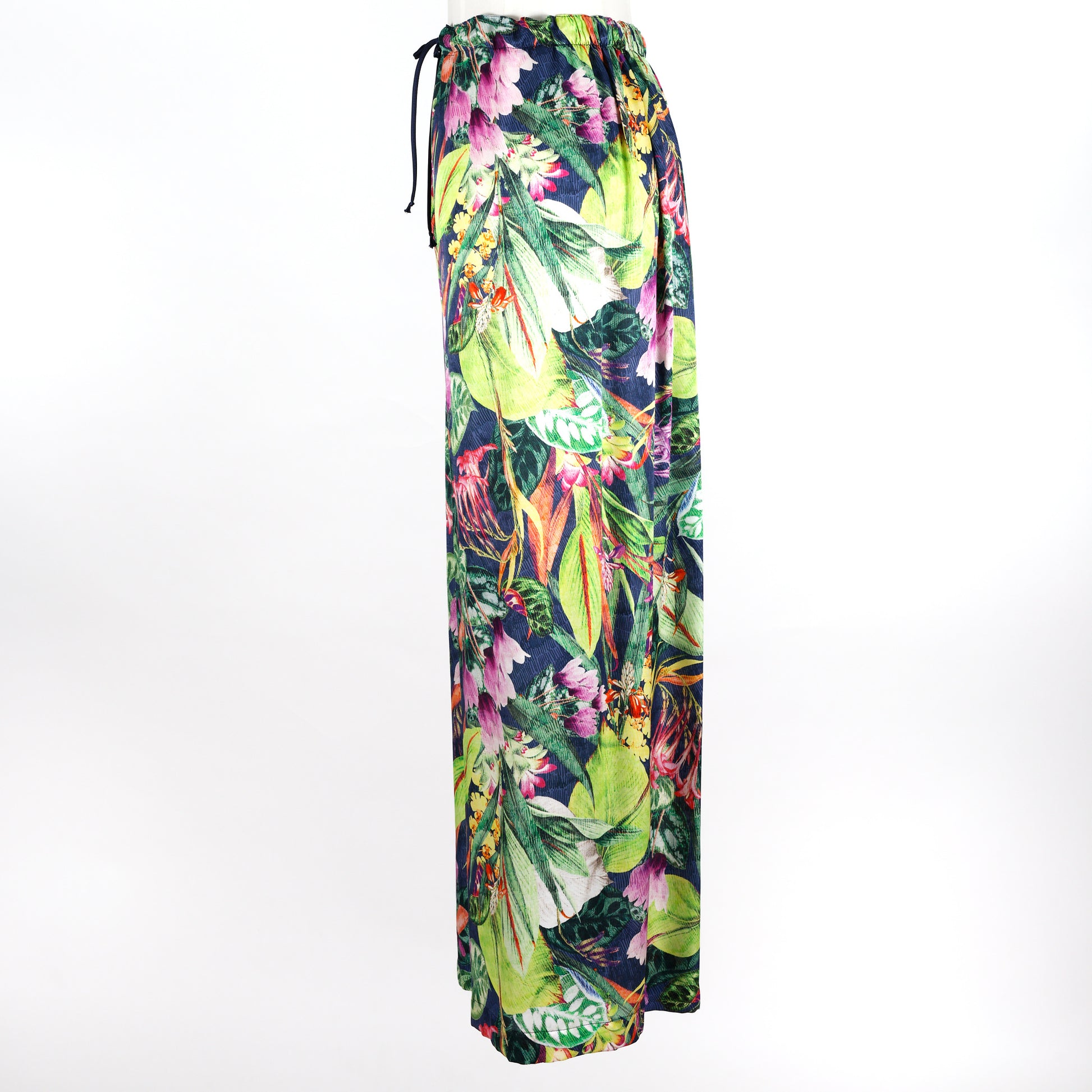 Silk lounge pyjama pants in tropical style from Carmen Kirstein