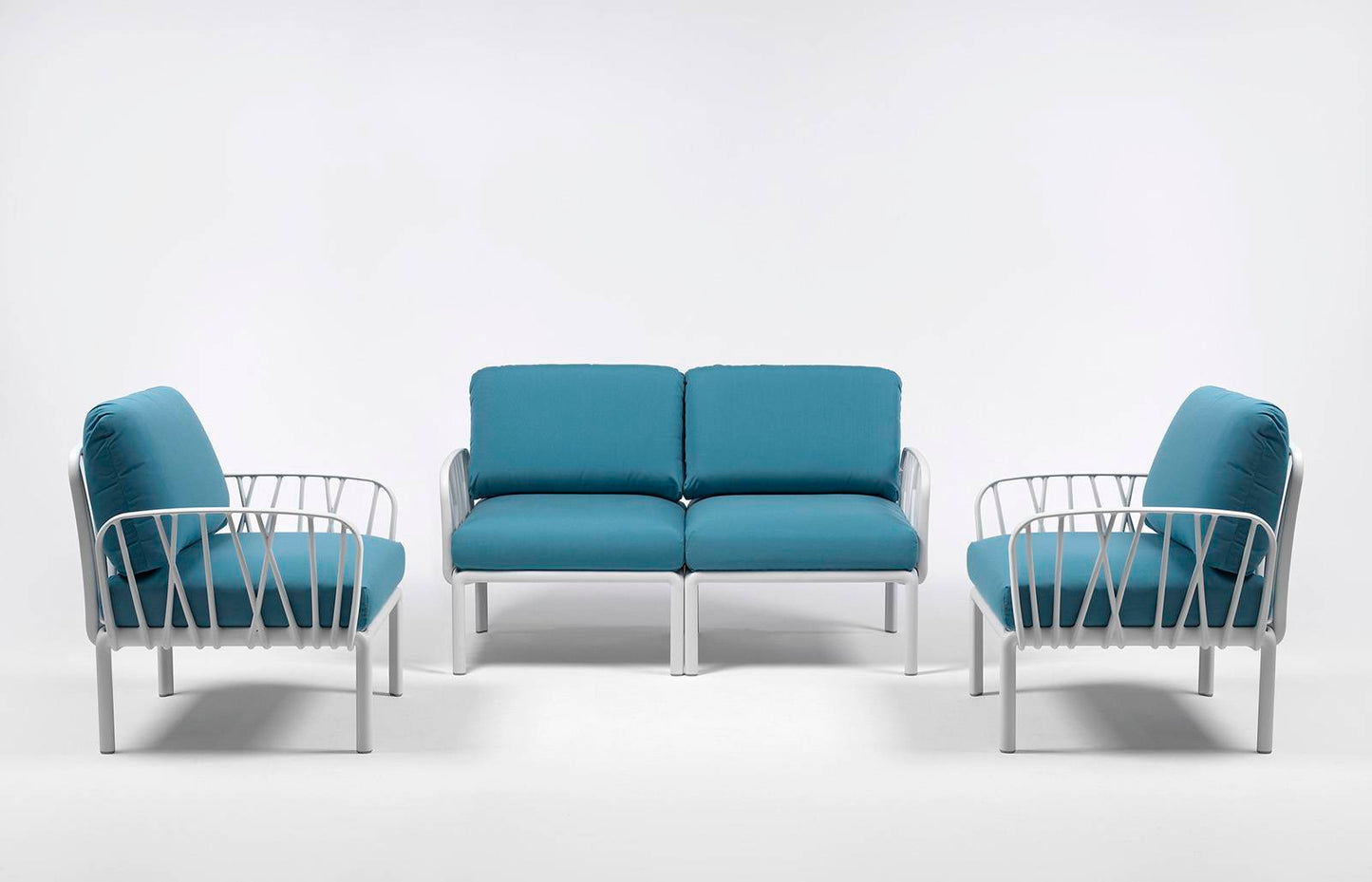Komodo Outdoor Chair, white frame, blue cushion