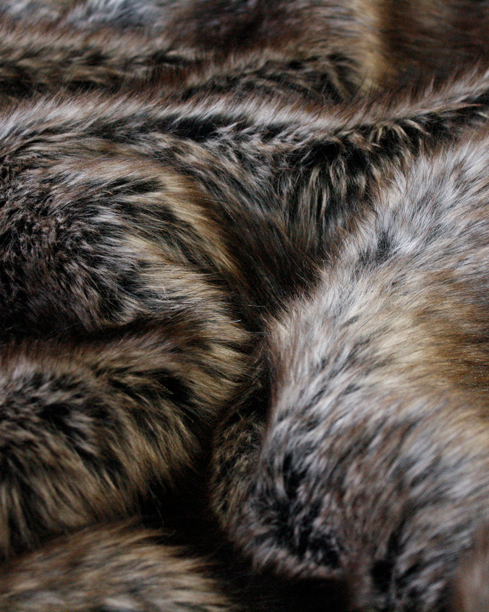 Imitation faux fur throw in Husky in detailed close up